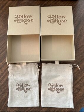 Kendra Scott Yellow Rose Jewelry Boxes & Drawstring Pouches - Beige